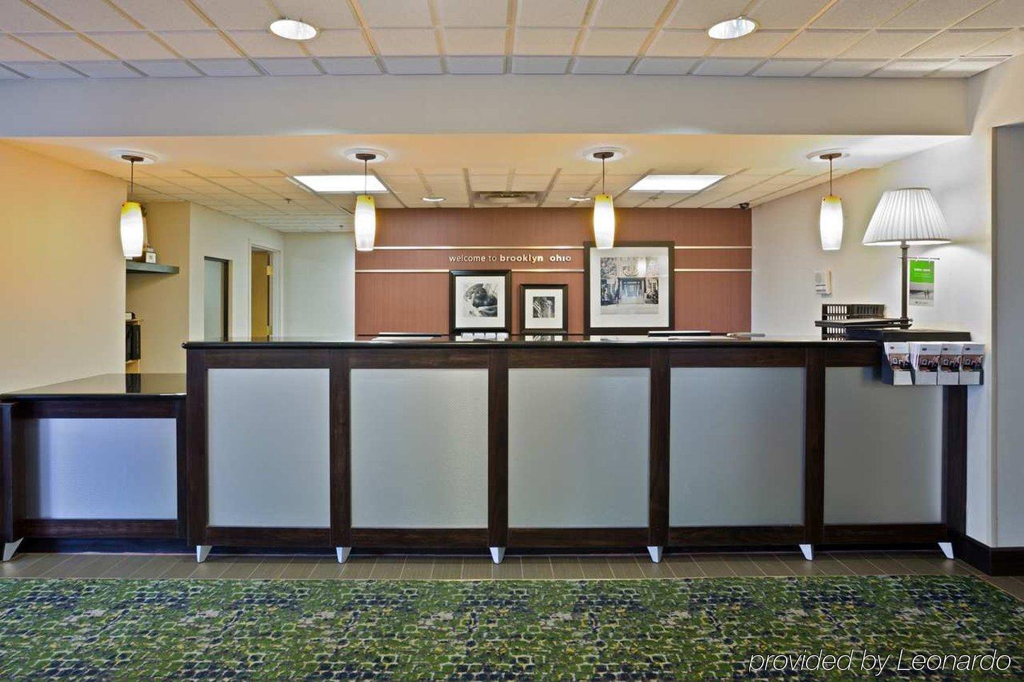 Hampton Inn Cleveland-Airport/Tiedeman Road Brooklyn Interior photo
